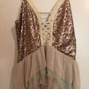 Sequence frilly gimmicks tank top